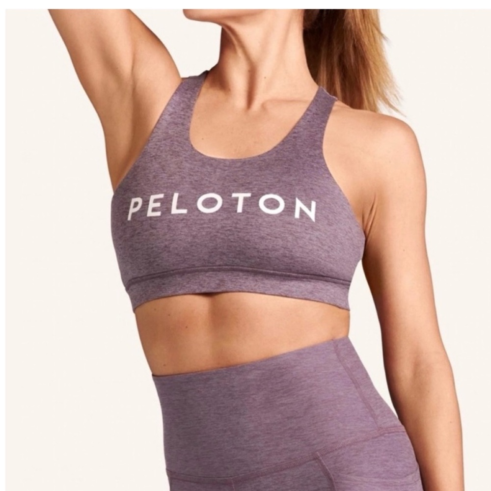 Peloton x Beyond Yoga Embrace Sports Bra‎ M Purple